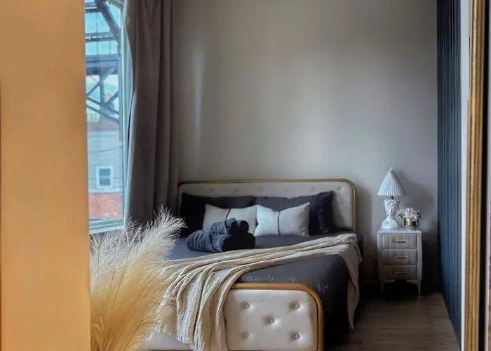 2 Beds • Free Parking • View • Urban Escape Apartment